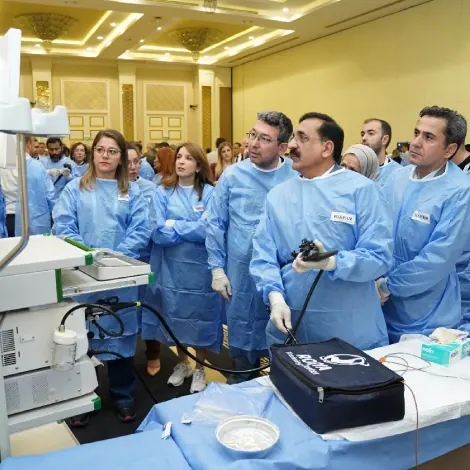 Doctors training together at a ROEYA hands-on station